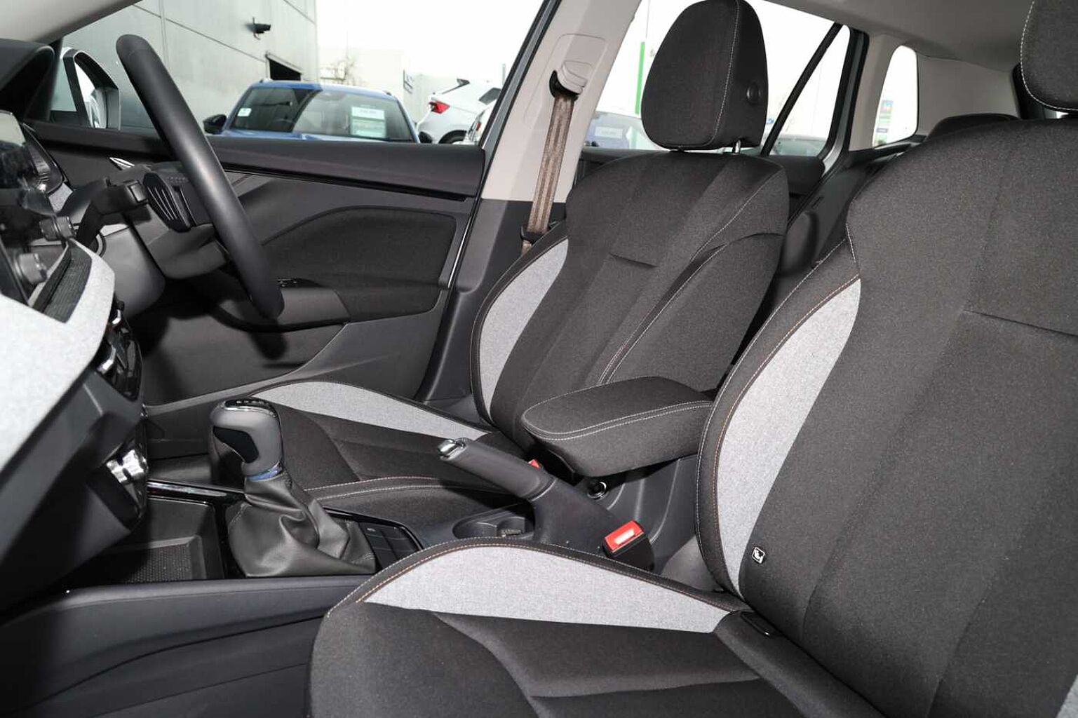 SKODA Kamiq Hatchback 1.5 TSI SE 5dr DSG