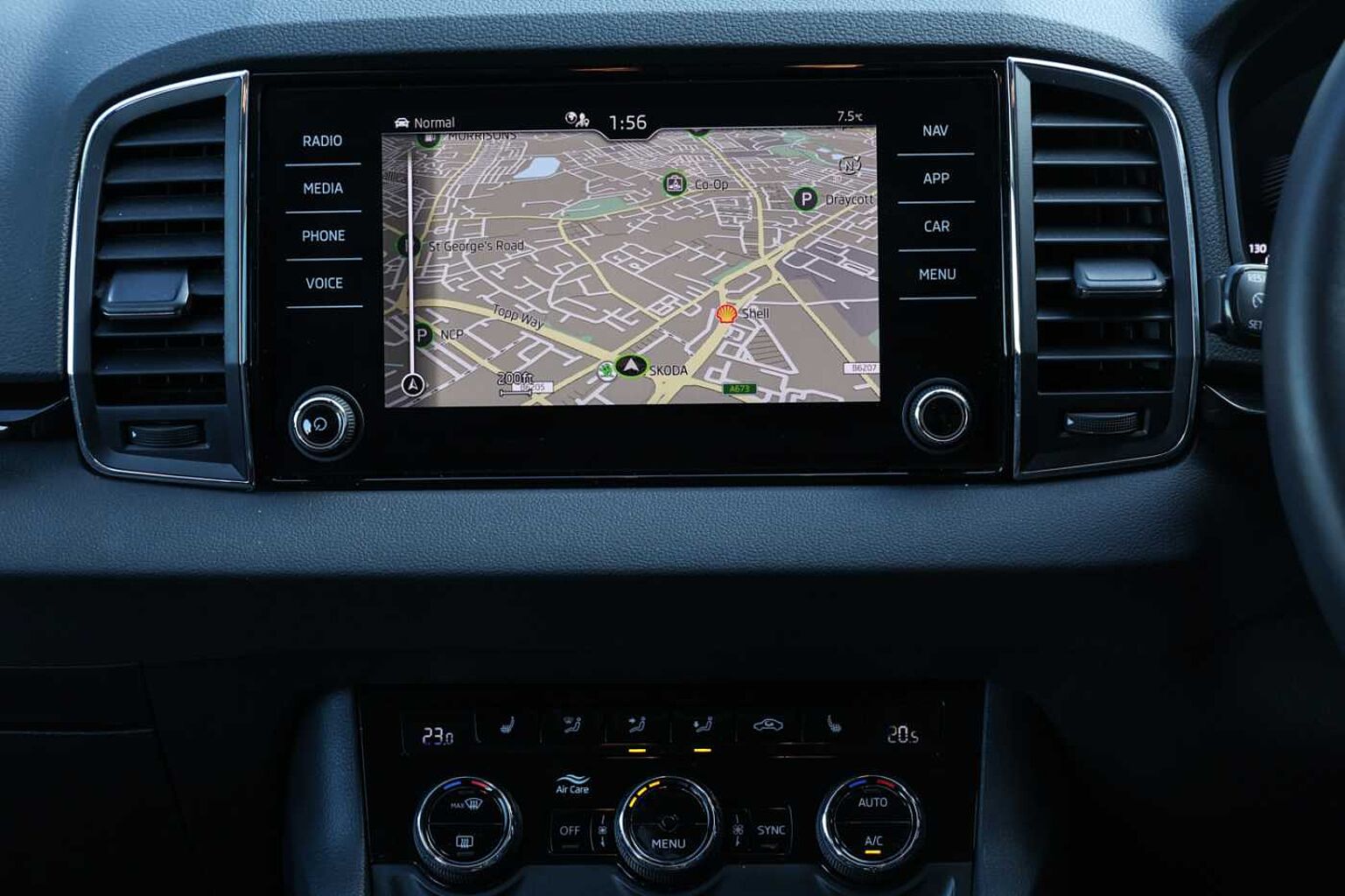SKODA Karoq SUV 1.5 TSI (150ps) SE L ACT DSG